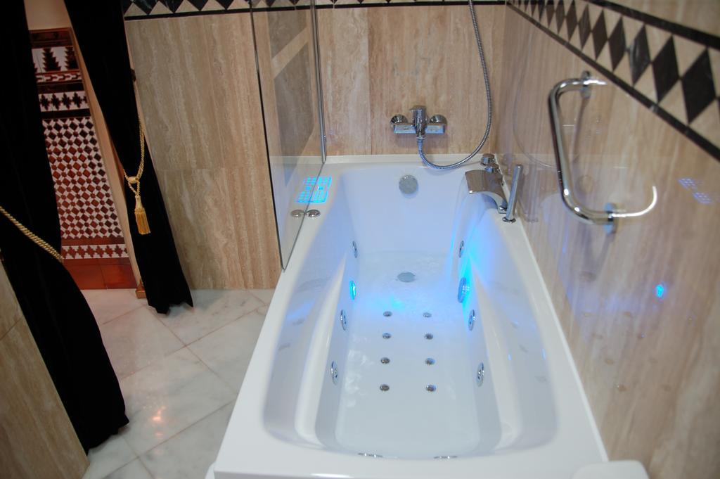 Luxury Apartment Plus Ultra Sevilla Bagian luar foto